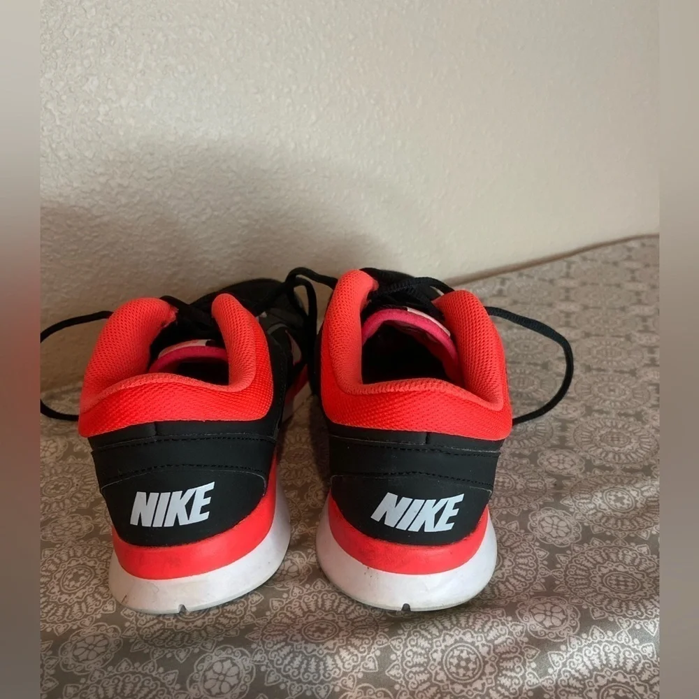Nike~Flex Trainer 4~Black/Crimson~Running~Gym~Training Athletic Shoe~Size 9.5